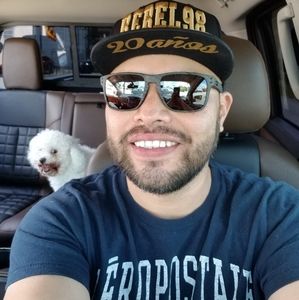 Meet your Posher, Cesar